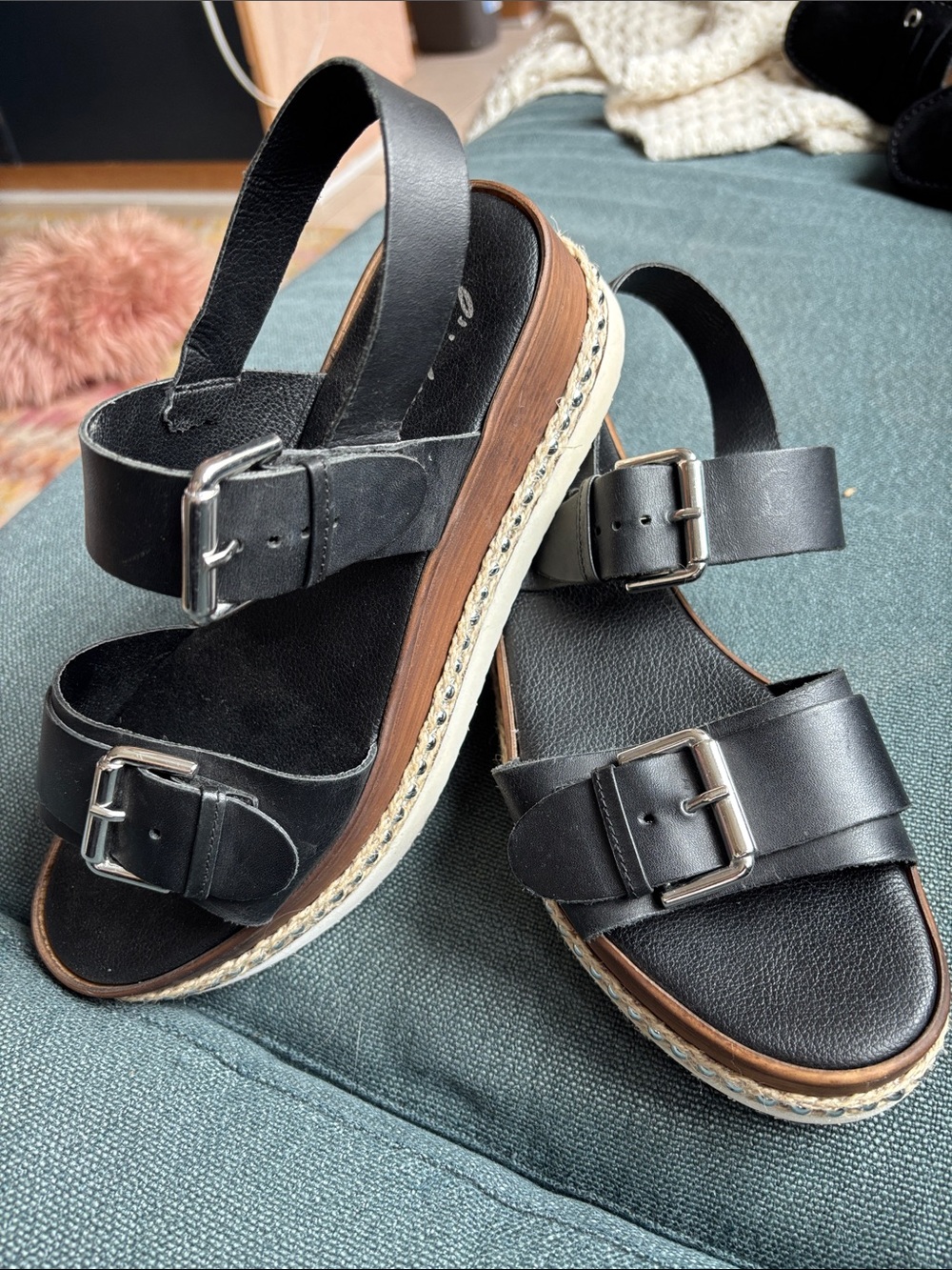 L'INTERVALLE Black Leather Buckle Platform Sandals